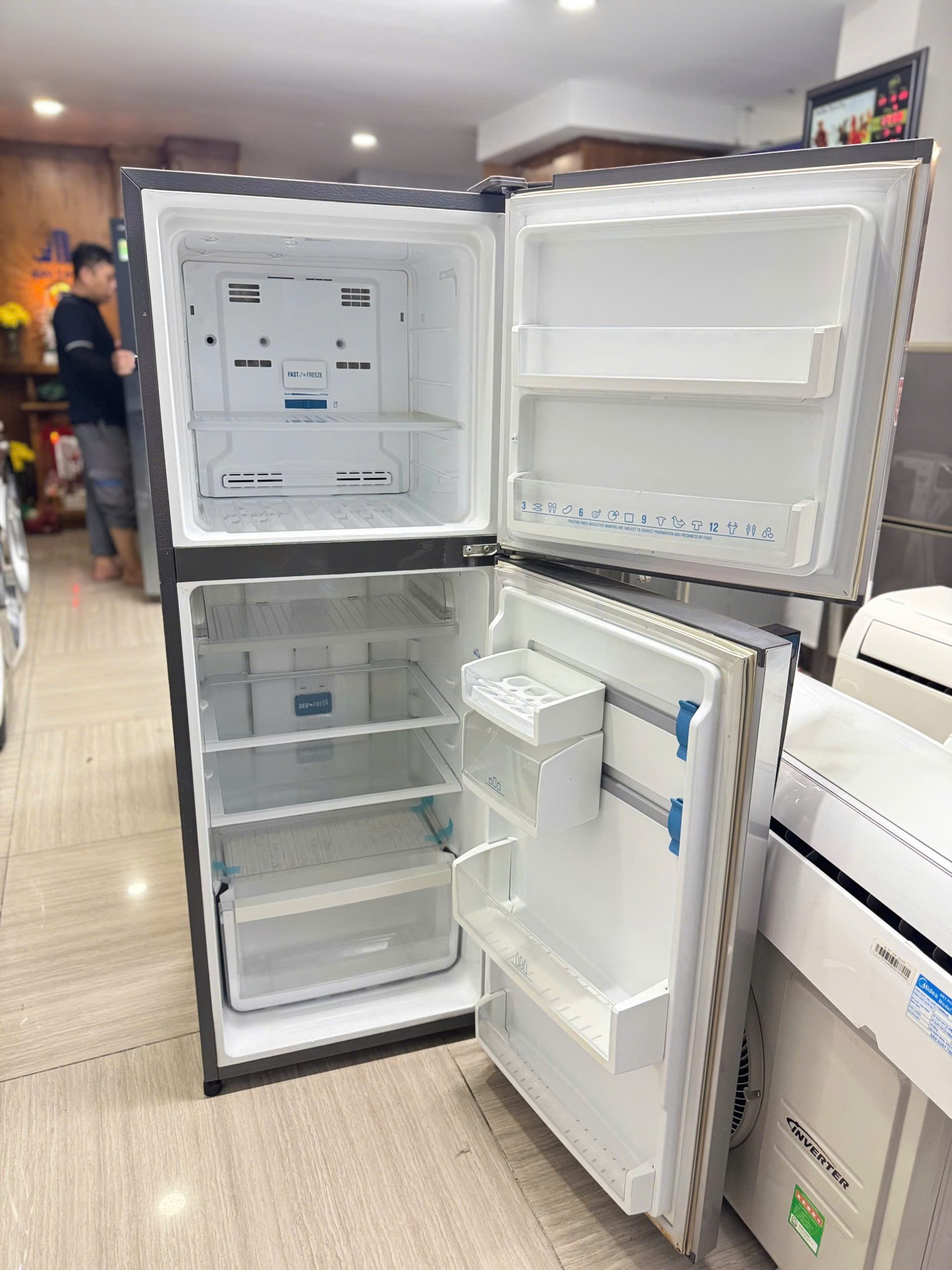 ❄️✨ TỦ LẠNH ELECTROLUX 225 LÍT – GỌN GÀNG, TIẾT KIỆM ĐIỆN, GIÁ CỰC TỐT ✨❄️ - Ảnh 3